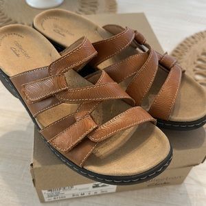 Clarks wedges size 8.5